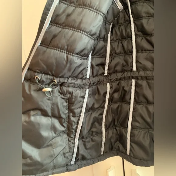 Women’s Guess black coat - Picture 6 of 9